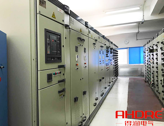 Blokset低壓配電柜現(xiàn)場圖.jpg Blokset低壓配電柜現(xiàn)場圖.jpg