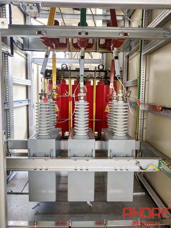 電容補(bǔ)償柜 電抗器裝置.jpg 電容補(bǔ)償柜 電抗器裝置.jpg