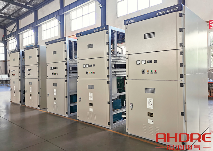 高壓無功補(bǔ)償柜.jpg 高壓無功補(bǔ)償柜.jpg