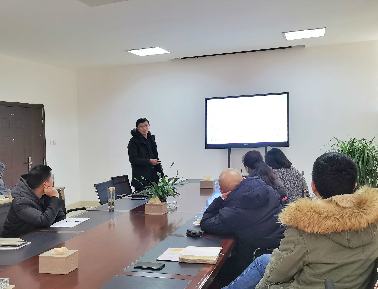 財(cái)務(wù)部.jpg 財(cái)務(wù)部.jpg