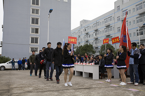 得潤電氣 電氣成套設(shè)備廠家 咨詢熱線:4000551777 得潤電氣 電氣成套設(shè)備廠家 咨詢熱線:4000551777