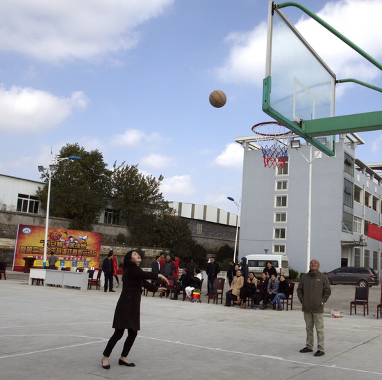 得潤電氣 電氣成套設(shè)備廠家 咨詢熱線:4000551777 得潤電氣 電氣成套設(shè)備廠家 咨詢熱線:4000551777