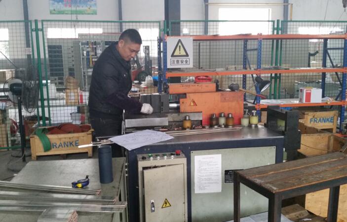 安徽得潤電氣技術(shù)有限公司，主營：高低壓開關(guān)柜，高低壓無功補償柜，消弧消諧裝置，自動化控制系統(tǒng)，綜保、儀表等，全國統(tǒng)一客服熱線：400-0551-777