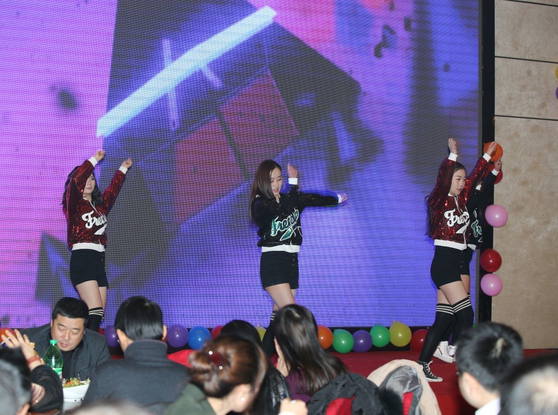 安徽得潤電氣2016迎新晚會(www.5277888.com)全國統(tǒng)一客服熱線:400-0551-777 安徽得潤電氣2016迎新晚會(www.5277888.com)全國統(tǒng)一客服熱線:400-0551-777