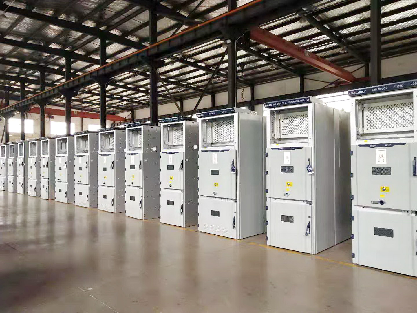 赤峰金劍項目的44臺10KV高壓柜 赤峰金劍項目的44臺10KV高壓柜