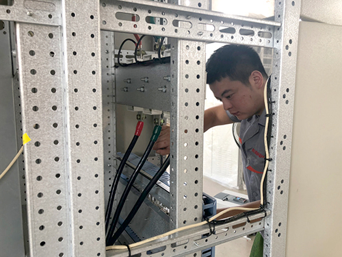 得潤(rùn)電氣 開(kāi)關(guān)柜廠家 電話:400-0551-777 qq:3176885416 得潤(rùn)電氣 開(kāi)關(guān)柜廠家 電話:400-0551-777 qq:3176885416