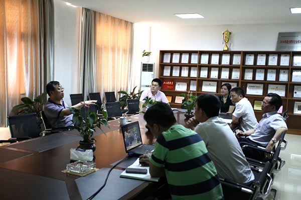 合肥工業(yè)大學(xué)蘇建徽教授蒞臨得潤(rùn)電氣參觀考察 合肥工業(yè)大學(xué)蘇建徽教授蒞臨得潤(rùn)電氣參觀考察