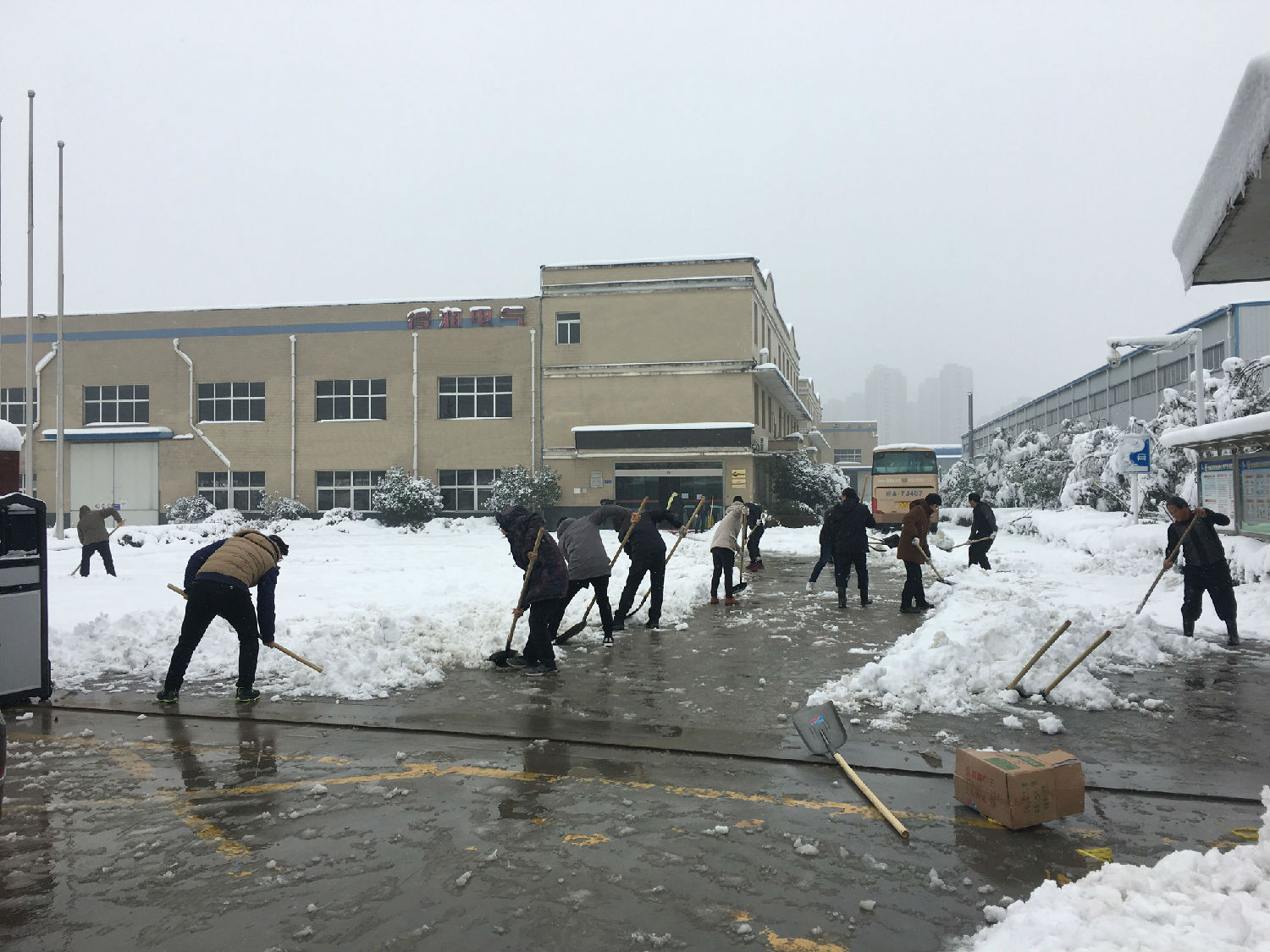 安徽得潤(rùn)電氣 高低壓 開關(guān)柜 廠家 掃雪 電話:400-0551-777 qq:3176885416 安徽得潤(rùn)電氣 高低壓 開關(guān)柜 廠家 掃雪 電話:400-0551-777 qq:3176885416