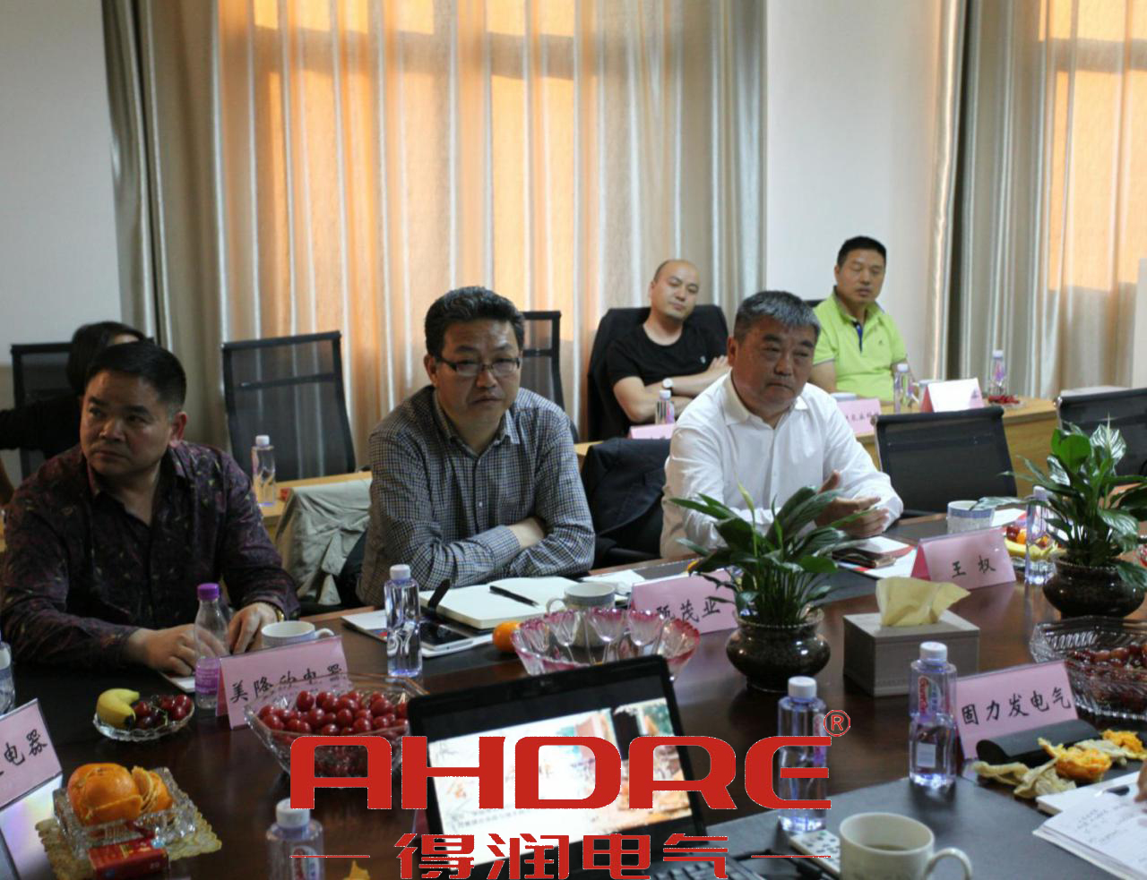 得潤電氣 配電柜生產(chǎn)廠家 咨詢熱線:4000551777 得潤電氣 配電柜生產(chǎn)廠家 咨詢熱線:4000551777