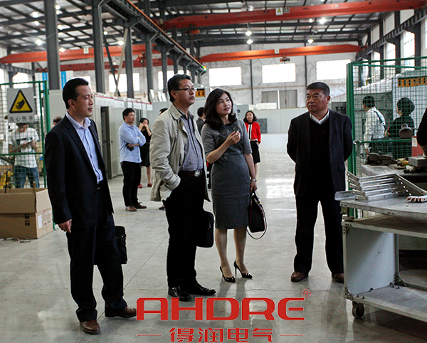 得潤電氣 配電柜生產(chǎn)廠家 咨詢熱線:4000551777 得潤電氣 配電柜生產(chǎn)廠家 咨詢熱線:4000551777