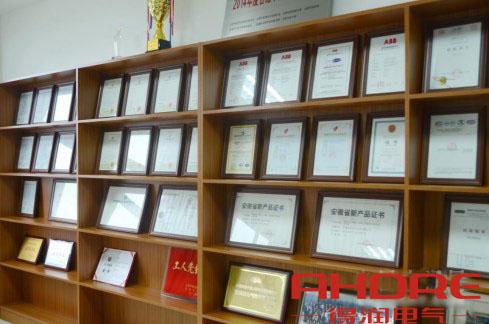 安徽得潤(rùn)電氣 配電柜 高低壓開關(guān)柜 咨詢熱線4000551777 安徽得潤(rùn)電氣 配電柜 高低壓開關(guān)柜 咨詢熱線4000551777