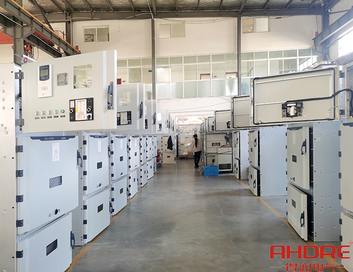 10KV開關柜實物圖.jpg 10KV開關柜實物圖.jpg