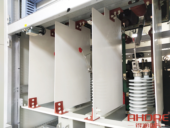 10KV高壓無功補償柜用于電容器的絕緣隔板.jpg 10KV高壓無功補償柜用于電容器的絕緣隔板.jpg