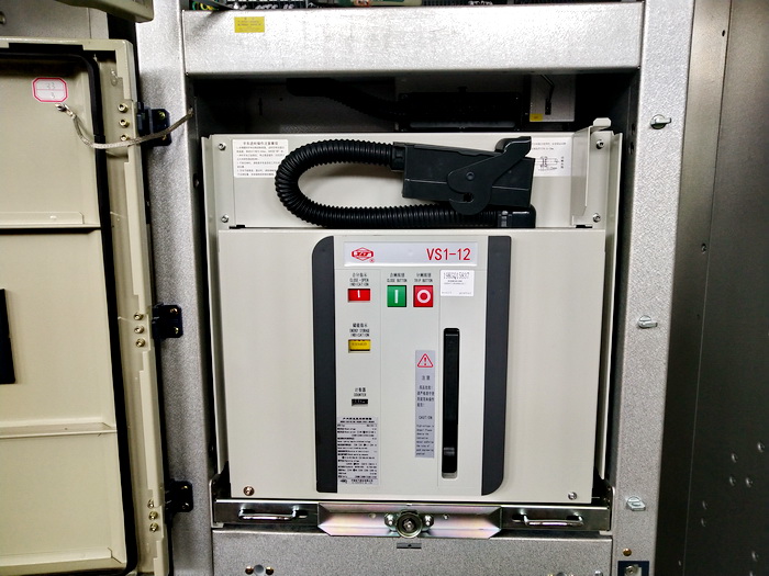 手車(chē)斷路器.jpg 手車(chē)斷路器.jpg