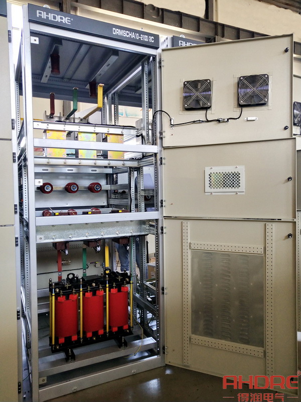 無(wú)功自動(dòng)補(bǔ)償裝置背面圖 無(wú)功自動(dòng)補(bǔ)償裝置背面圖