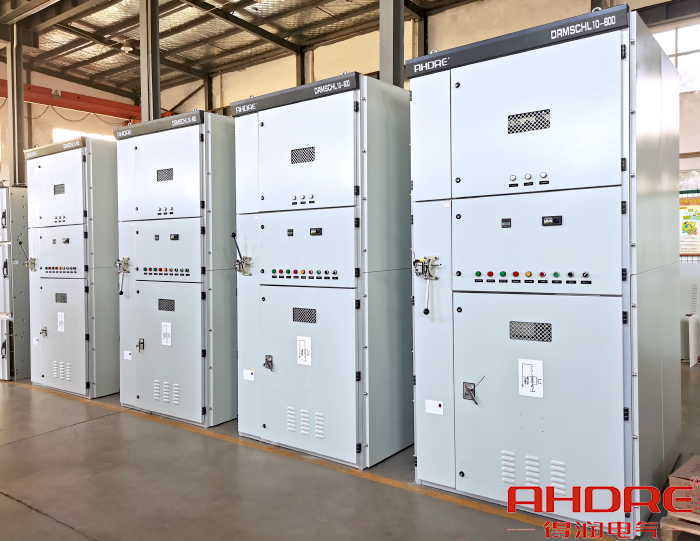 河源和興無(wú)功就地補(bǔ)償柜實(shí)物圖.jpg 河源和興無(wú)功就地補(bǔ)償柜實(shí)物圖.jpg