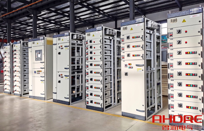 Blokset低壓開關(guān)柜實物圖.jpg Blokset低壓開關(guān)柜實物圖.jpg