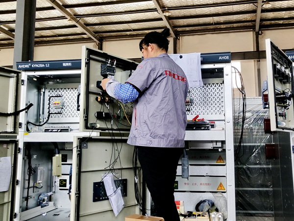 中置式開(kāi)關(guān)柜生產(chǎn)圖 中置式開(kāi)關(guān)柜生產(chǎn)圖