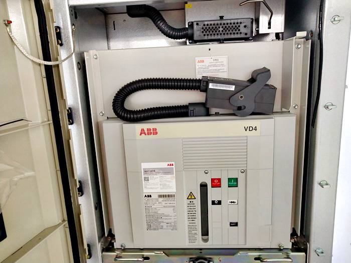 斷路器室.jpg 斷路器室.jpg