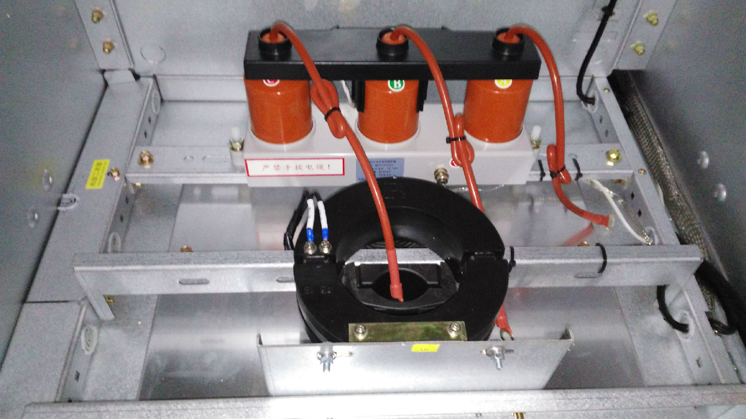 KYN28A-12高壓開關(guān)柜 安徽得潤(rùn)電氣 400-128-7988 KYN28A-12高壓開關(guān)柜 安徽得潤(rùn)電氣 400-128-7988