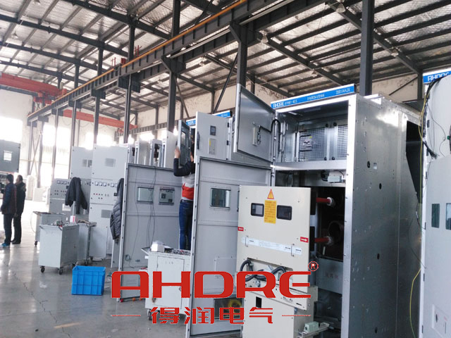 得潤(rùn)電氣 高低壓開(kāi)關(guān)柜生產(chǎn)廠家 咨詢熱線:4000551777 QQ:3176885416 得潤(rùn)電氣 高低壓開(kāi)關(guān)柜生產(chǎn)廠家 咨詢熱線:4000551777 QQ:3176885416