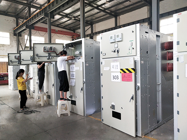 二次接線中.jpg 二次接線中.jpg