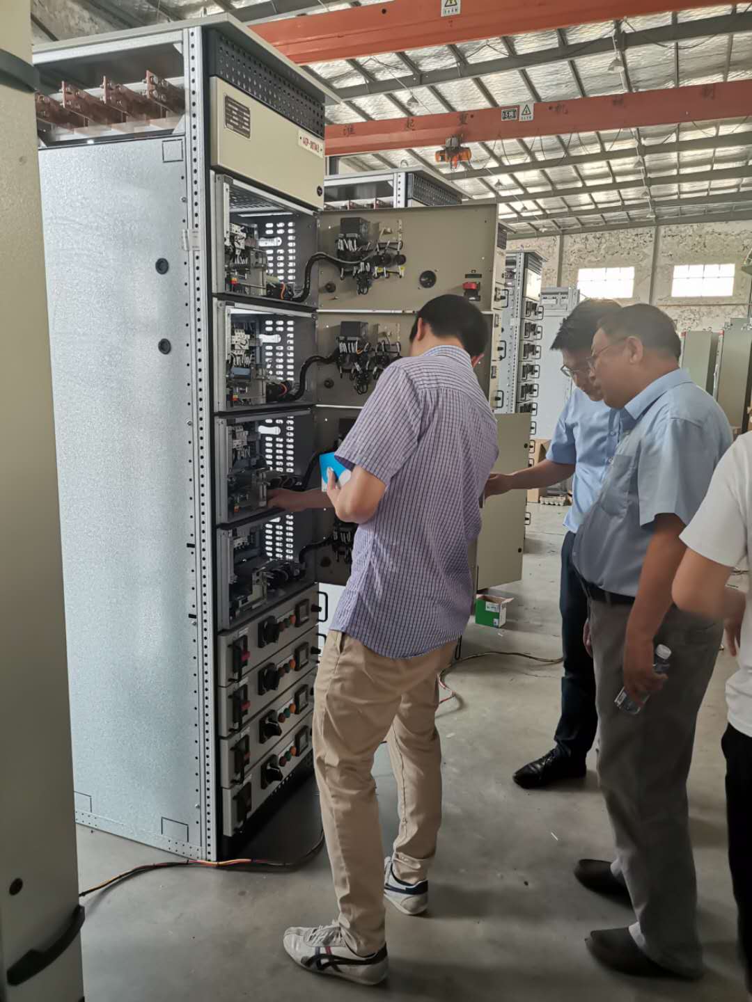 施耐德授權(quán)B柜 得潤電氣 400-128-7988 施耐德授權(quán)B柜 得潤電氣 400-128-7988