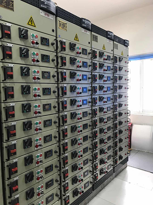 施耐德授權(quán)柜，B柜生產(chǎn)廠 400-128-7988 得潤電氣